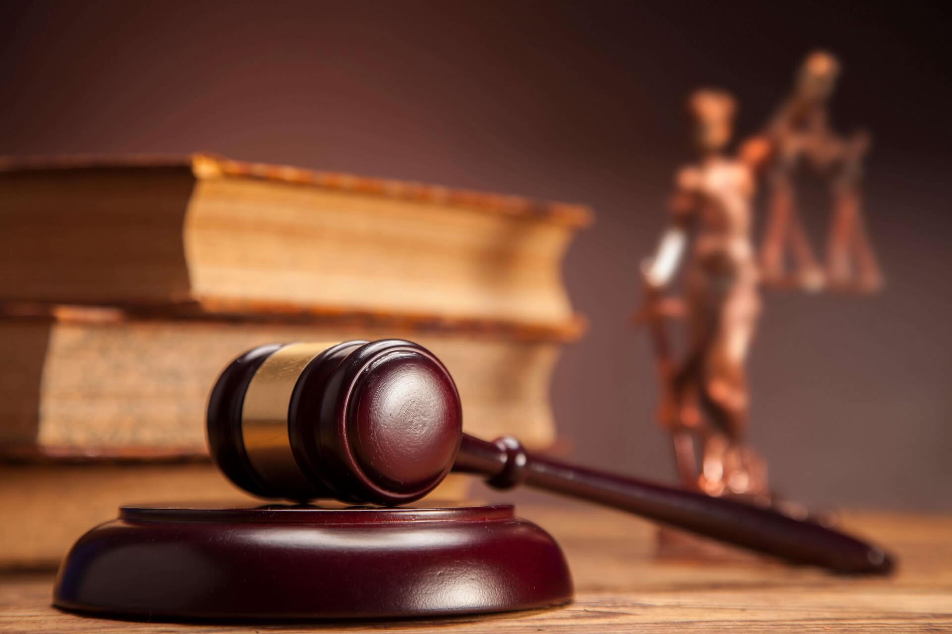 الدفاع في قضايا الجنح والجنايات